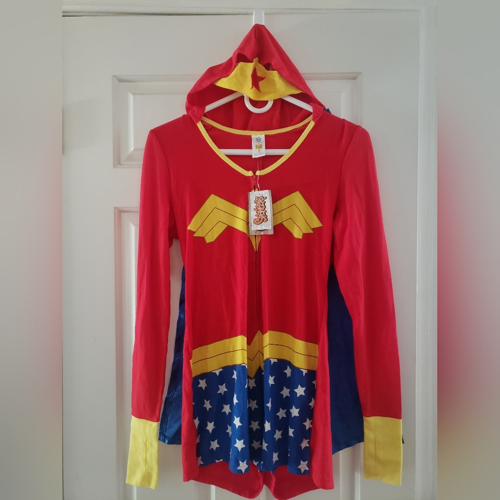 Women's teen adult wonder woman PJs pajamas Halloween costume size Small nwt